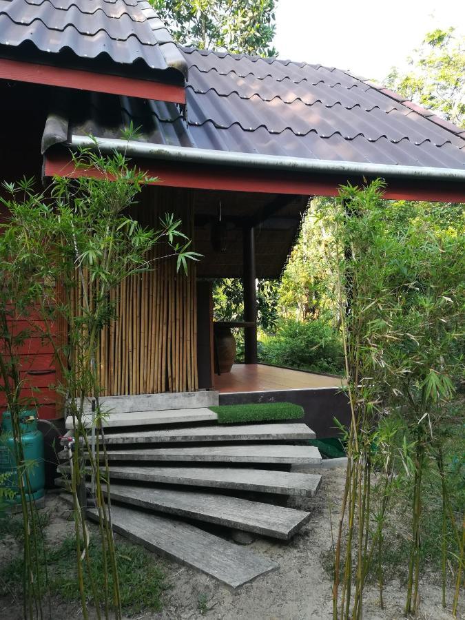 Pink Kangaroo Bungalows Ko Kut Exterior photo