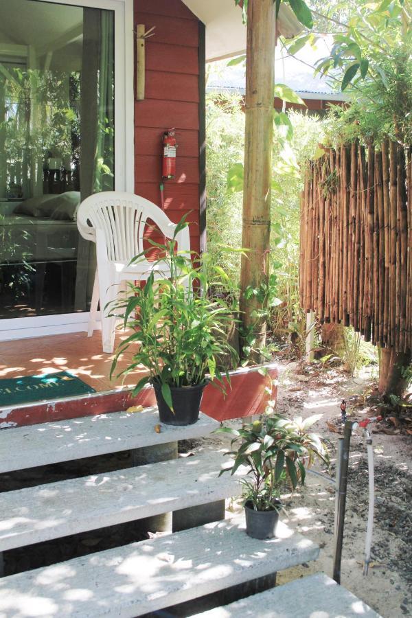 Pink Kangaroo Bungalows Ko Kut Exterior photo